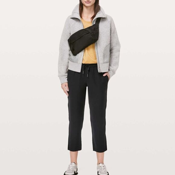 lululemon athletica Pants - Lululemon On The Fly Crop *Woven 23" Black Size 6